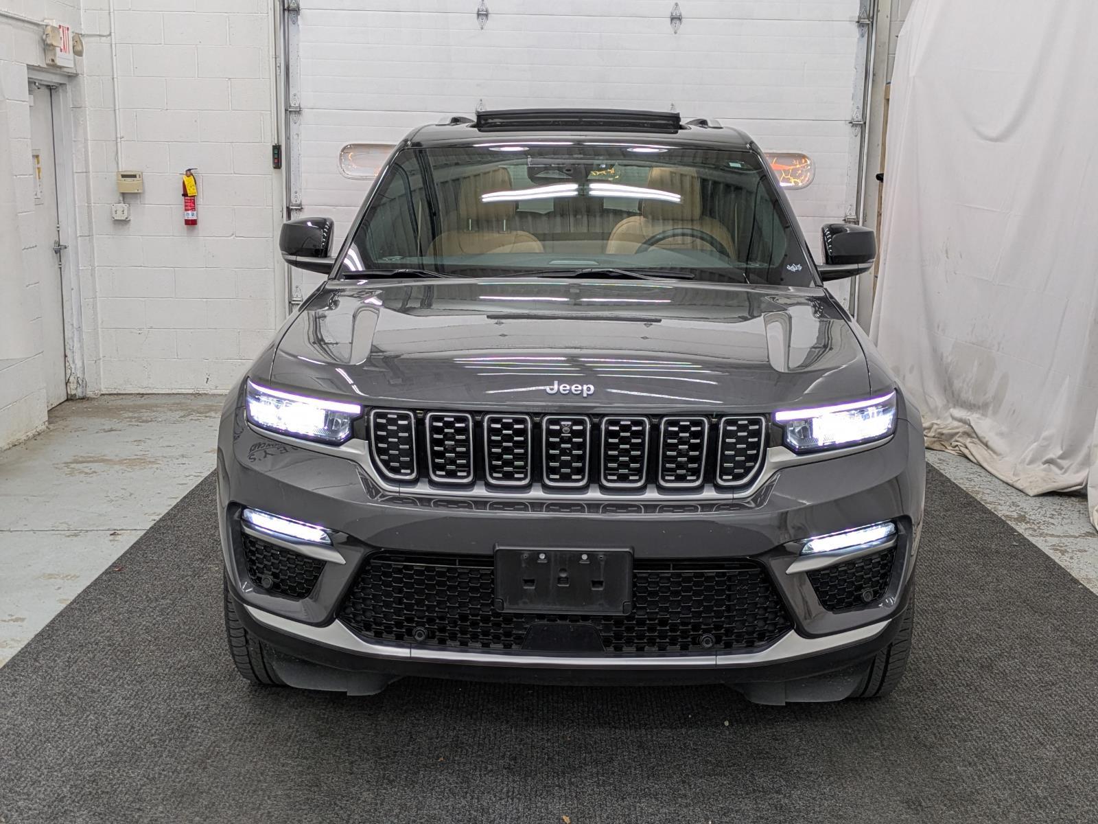 2022 Jeep Cherokee Summit 4xe photo 4