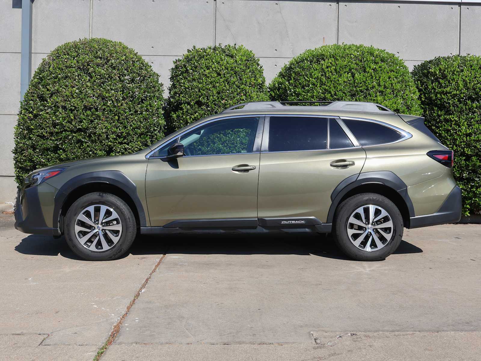 2023 Subaru Outback Premium photo 3