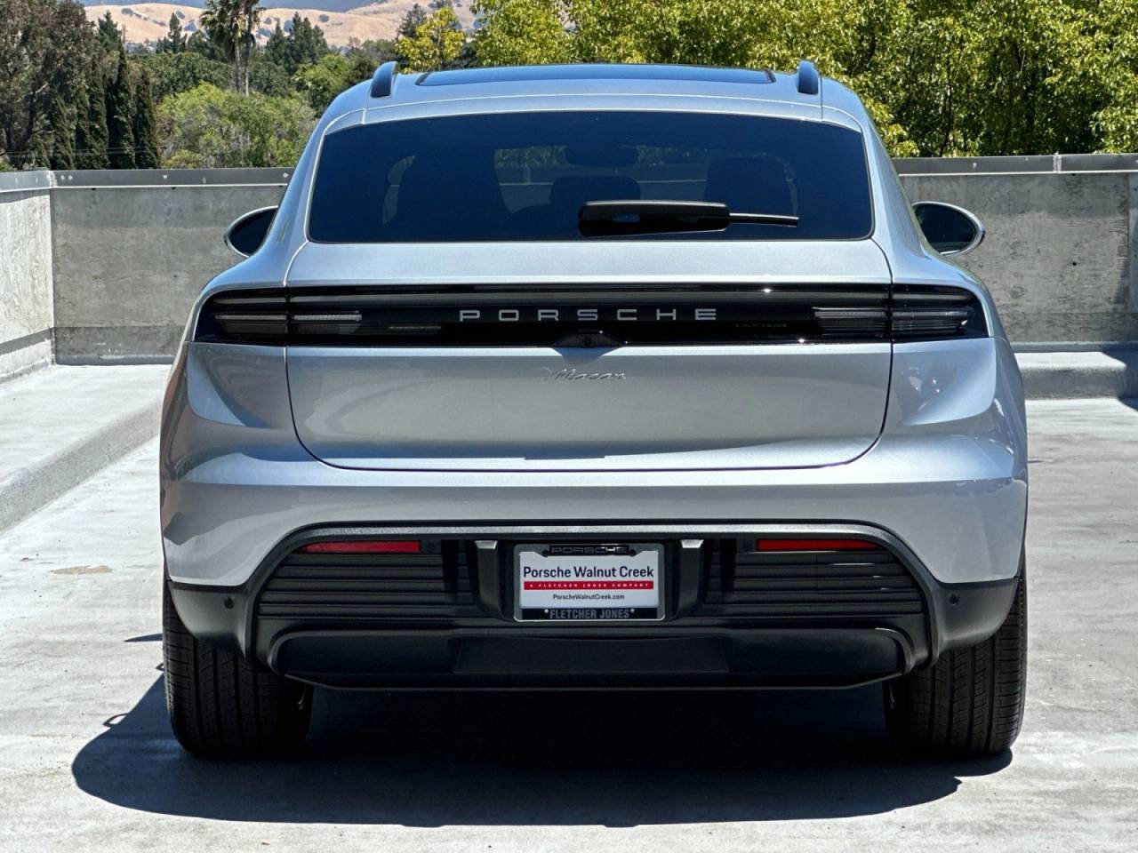 2025 Porsche Macan Electric photo 7
