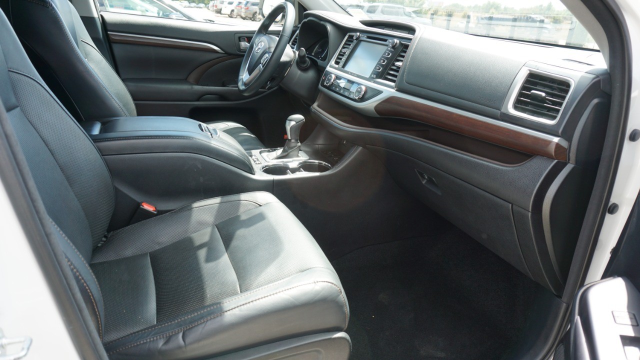 2016 Toyota Highlander Base Hybrid photo 10