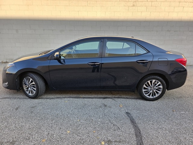 Used 2019 Toyota Corolla XLE with VIN 2T1BURHE4KC166502 for sale in Brook Park, OH