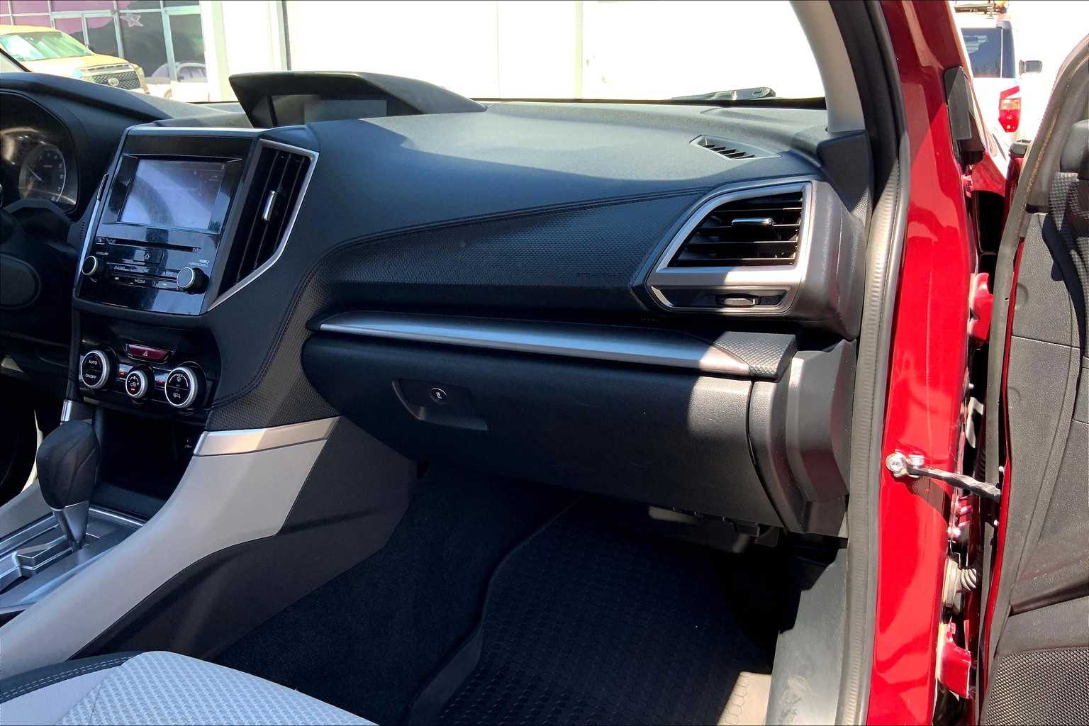 2020 Subaru Forester Premium photo 17
