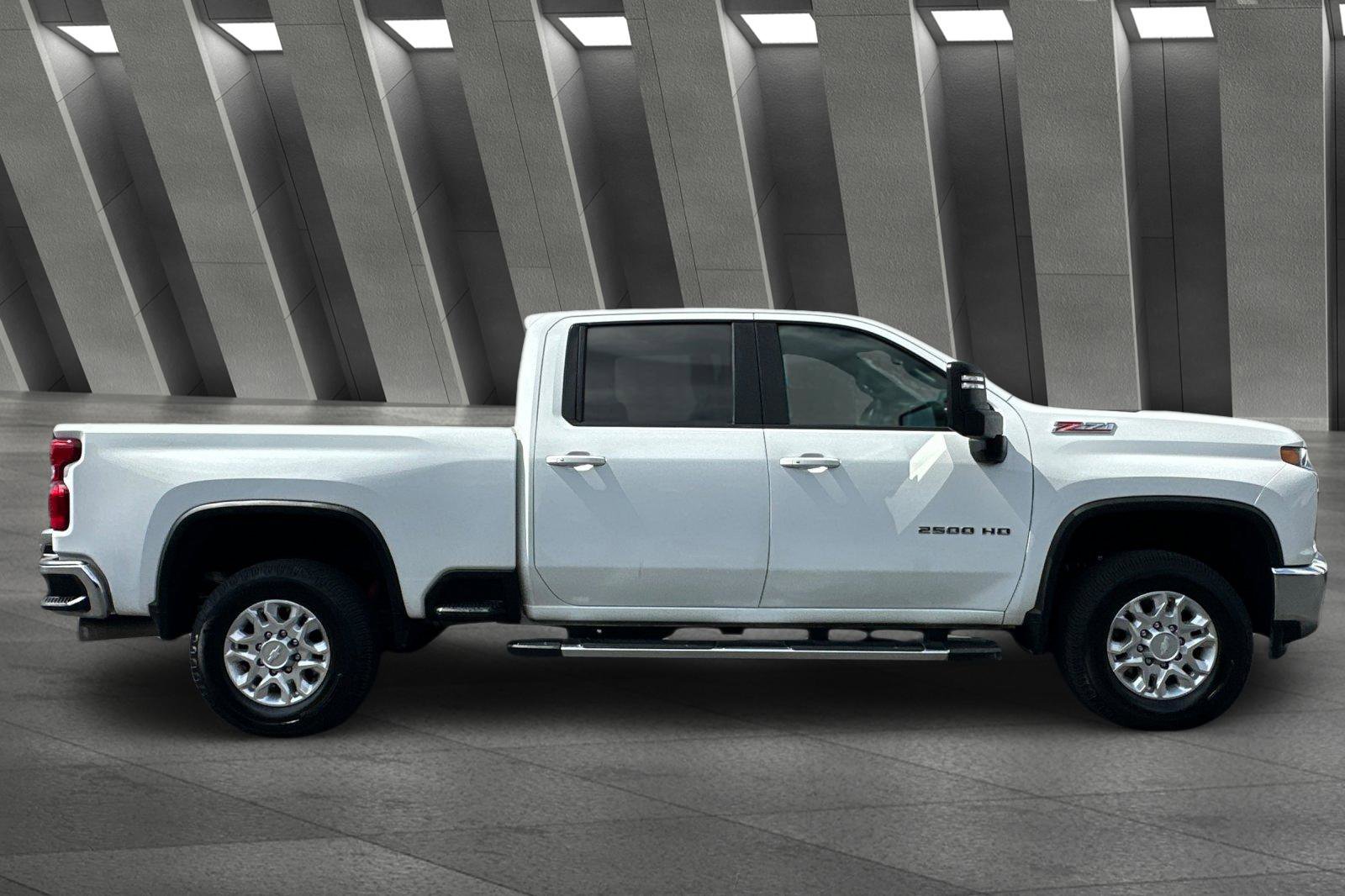 2020 Chevrolet Silverado 2500HD LT photo 2