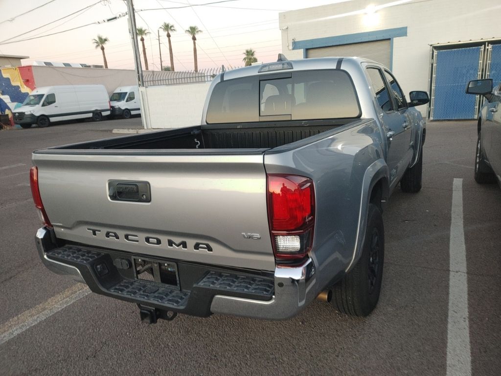 2020 Toyota Tacoma SR5 photo 3