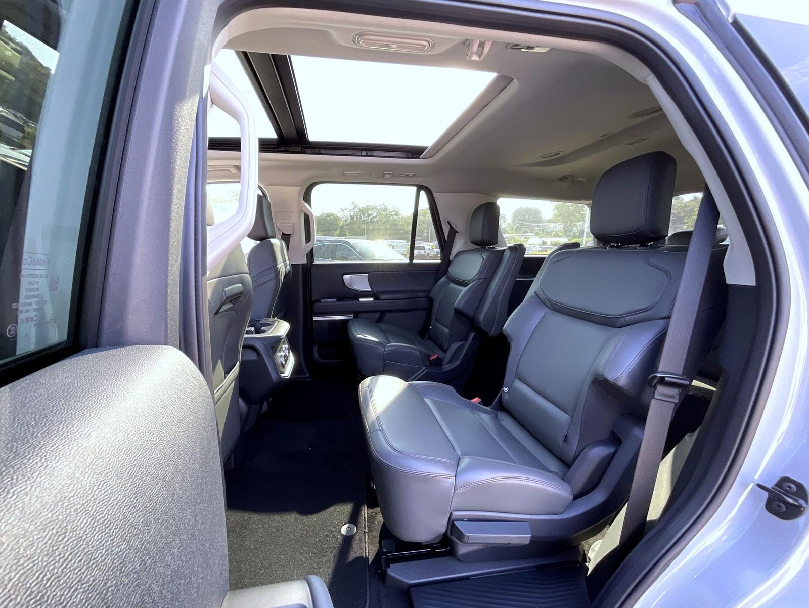 2025 Ford Expedition photo 10