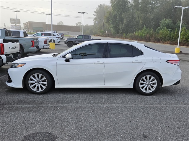 2020 Toyota Camry LE photo 3