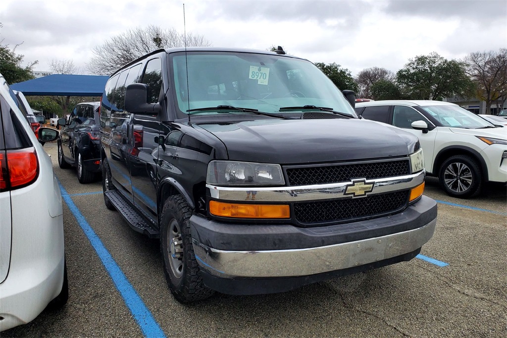 2017 Chevrolet Express Passenger LS