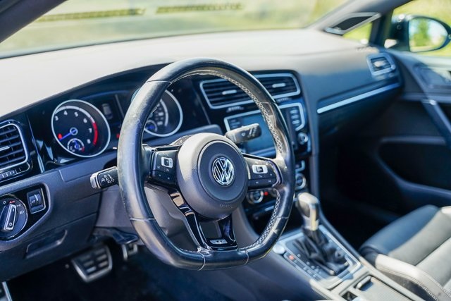 2017 Volkswagen Golf R 4Motion photo 10