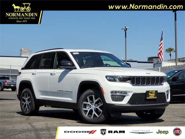 New 2025 Bright White Clear-Coat Exterior Paint Jeep Limited image 1