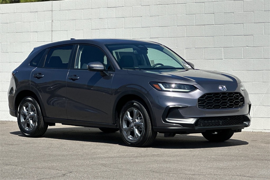 2026 Honda HR-V LX photo 2