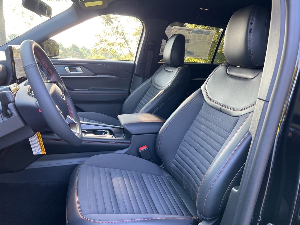 2025 Ford Explorer ST-Line photo 10