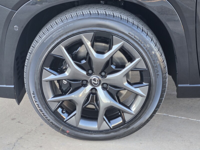 2025 Lexus TX 500h F SPORT Performance Premium photo 5