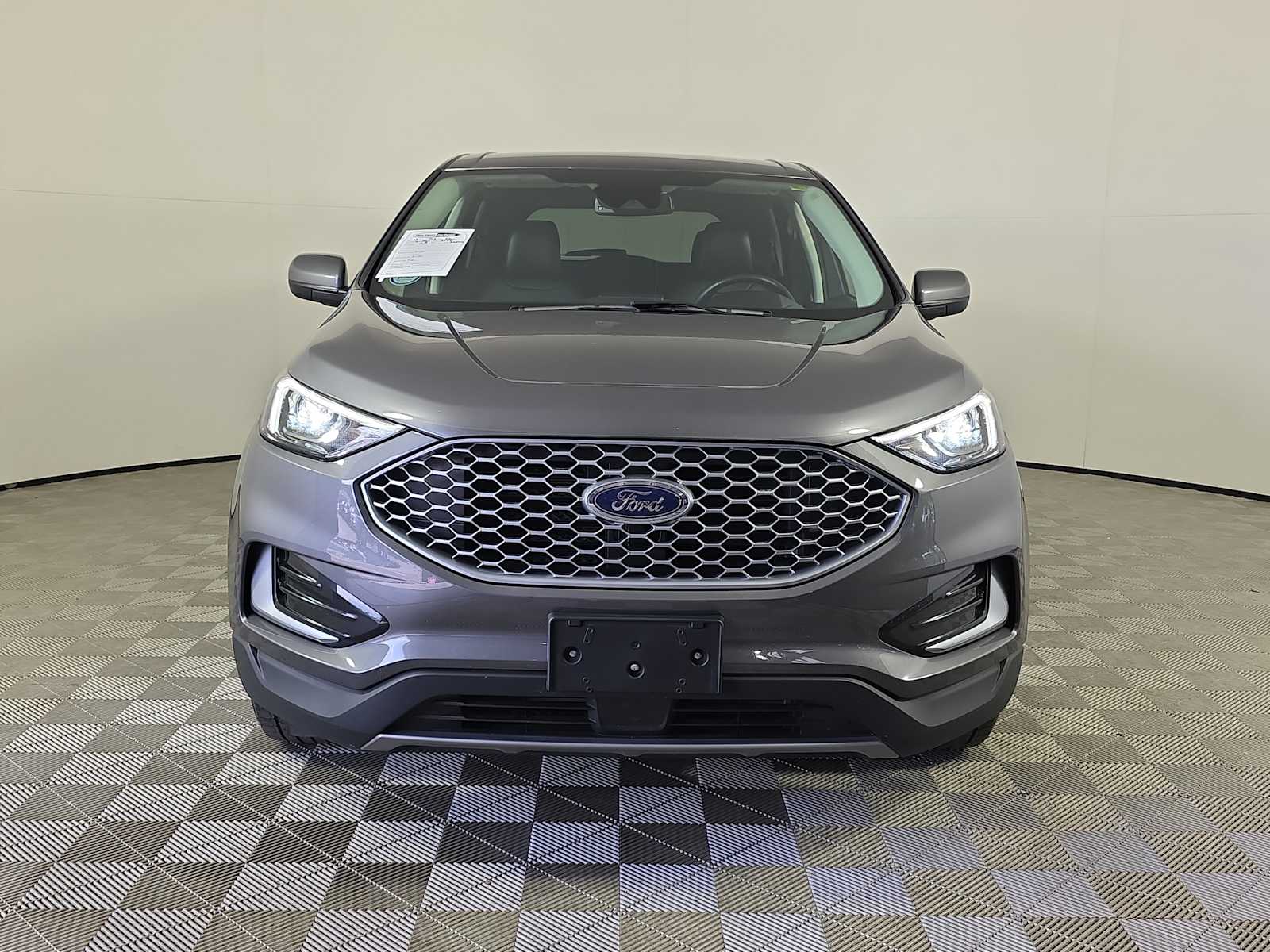 2023 Ford Edge SEL photo 5
