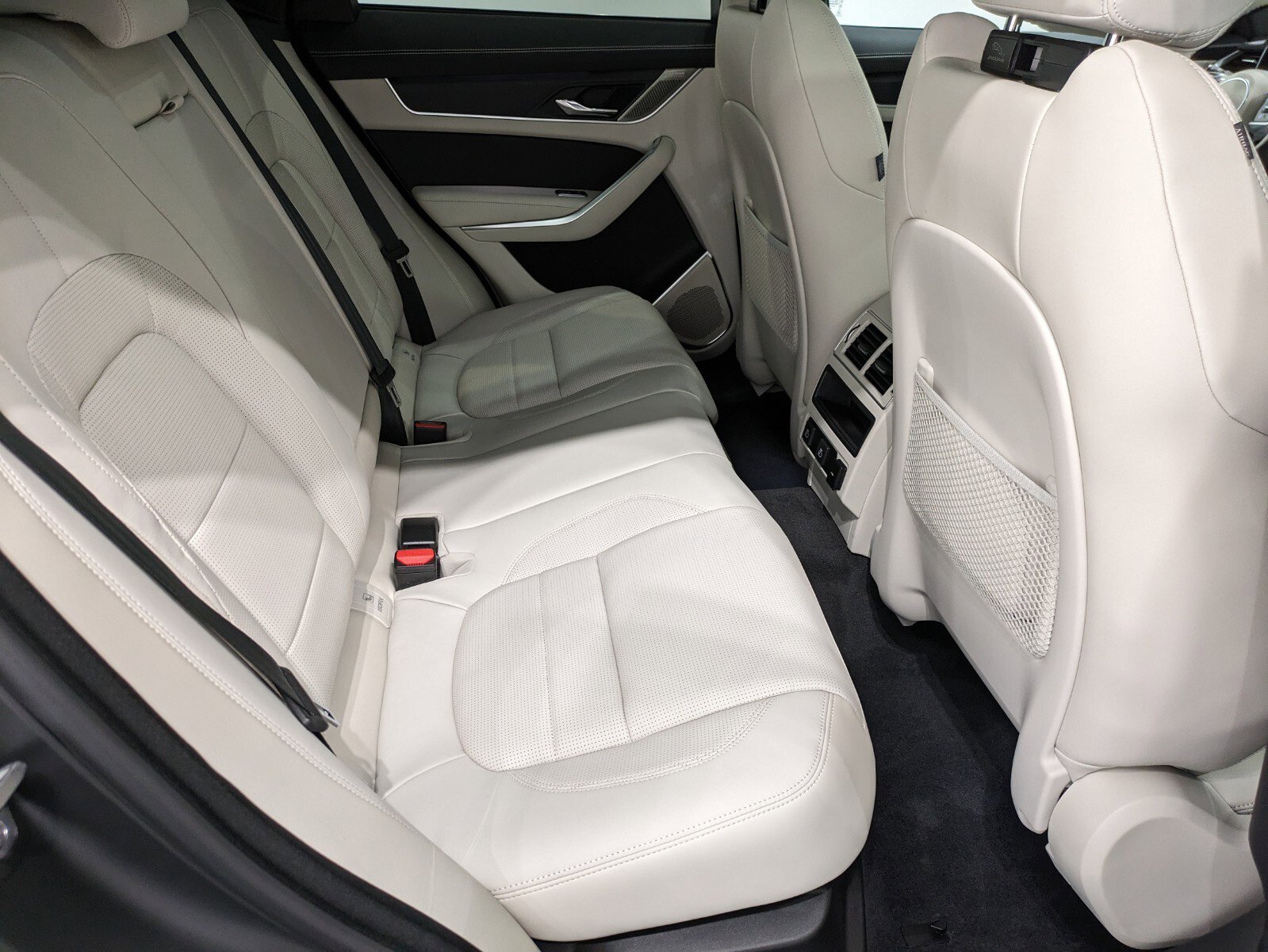 2025 Jaguar F-PACE R-Dynamic S P250 photo 20