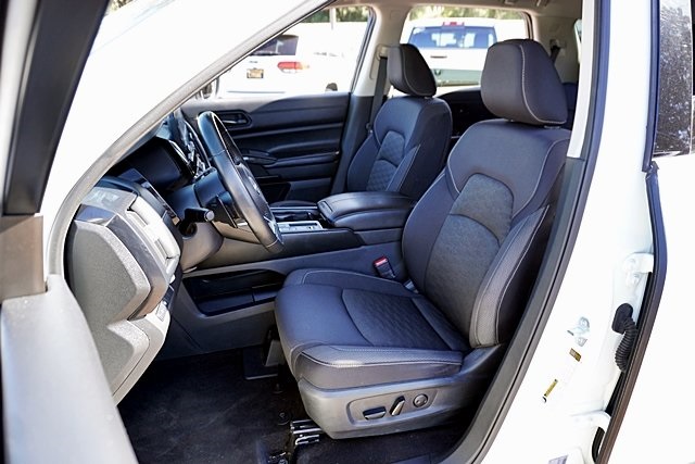2023 Nissan Pathfinder SV photo 14
