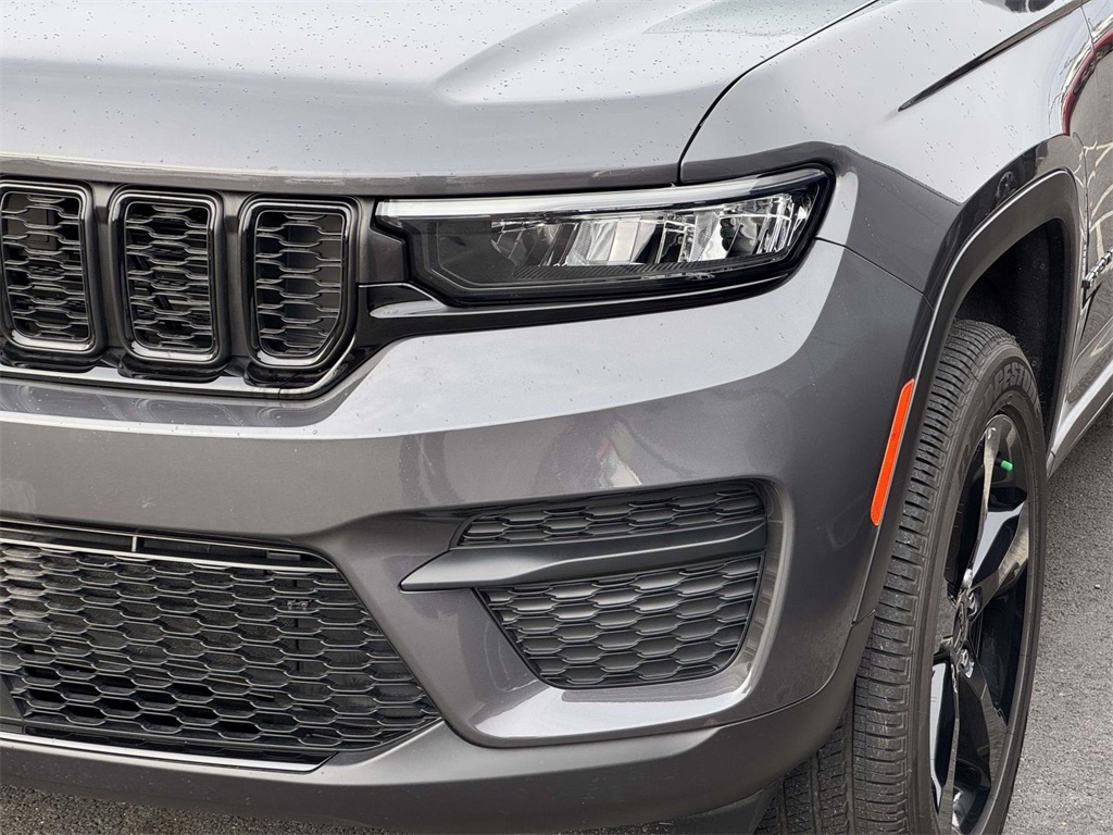 2025 Jeep Grand Cherokee Altitude X photo 4