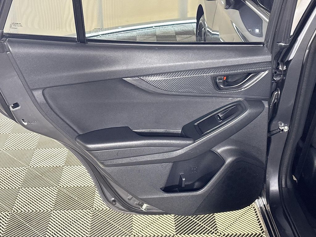 2019 Subaru Impreza 2.0i Premium photo 17