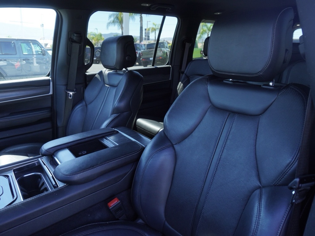2023 Jeep Wagoneer L Series II photo 17