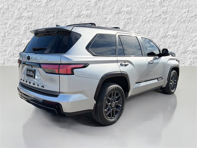 2024 Toyota Sequoia Platinum photo 3