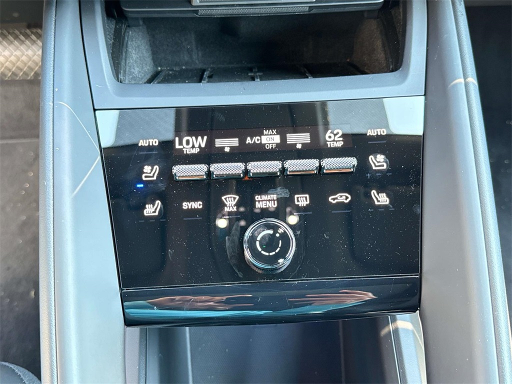 2024 Porsche Macan Electric 4 photo 30