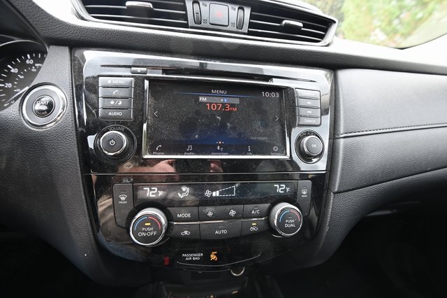2018 Nissan Rogue SV photo 9