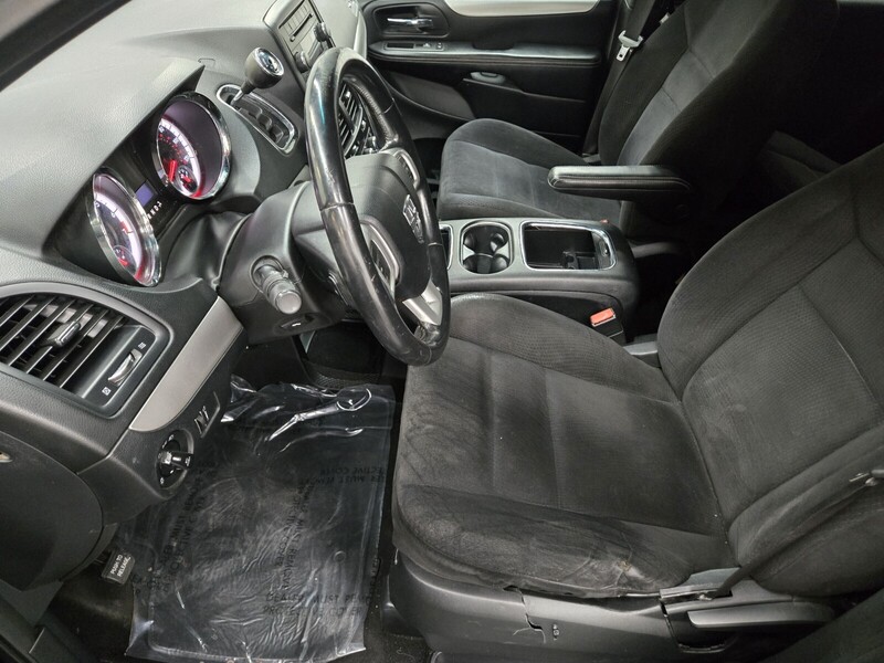 2014 Dodge Grand Caravan SXT photo 6