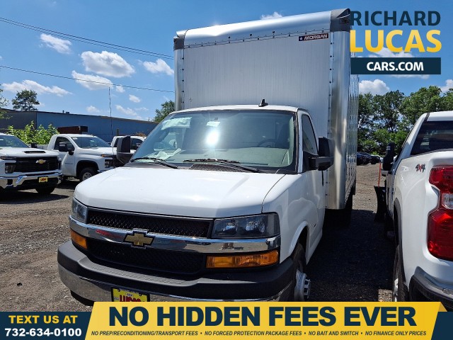 2024 Chevrolet Express Cutaway Base's photo
