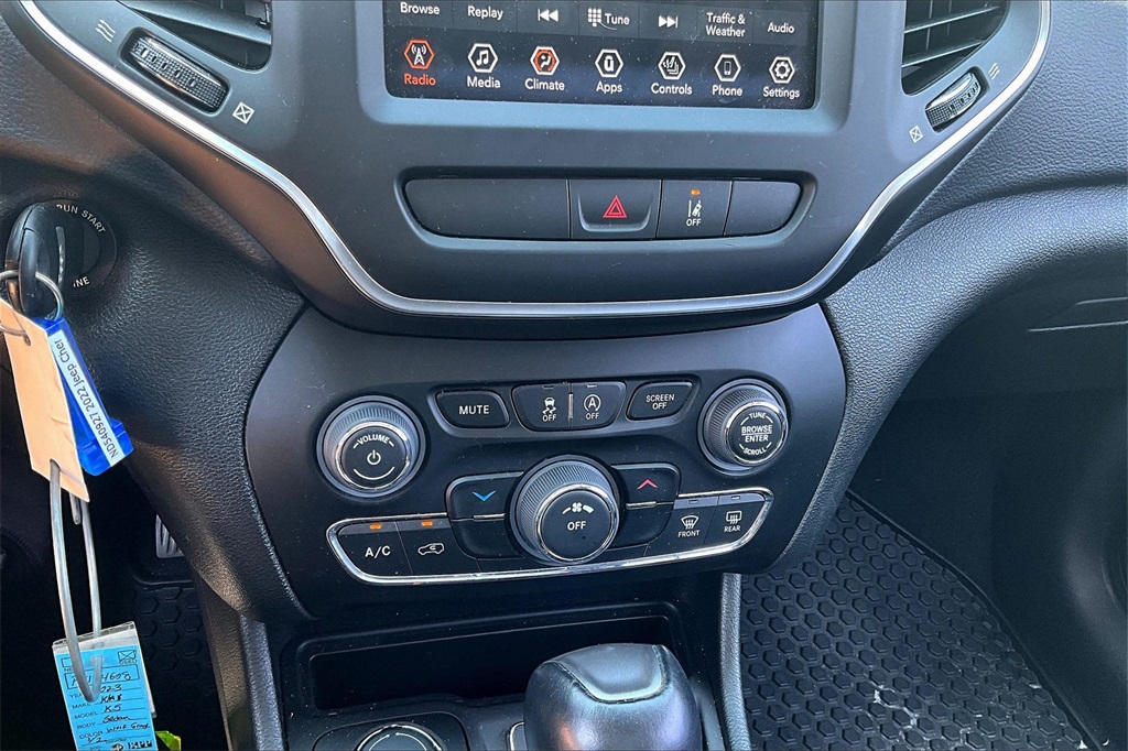 2022 Jeep Cherokee X photo 12
