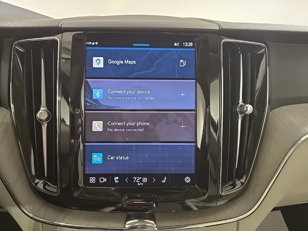 2024 Volvo XC60 B5 Plus photo 15