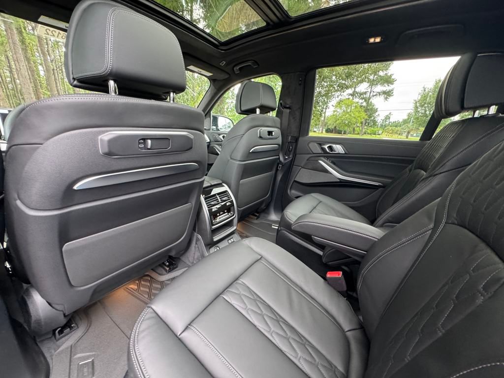 2026 Bmw X7 M60i photo 9
