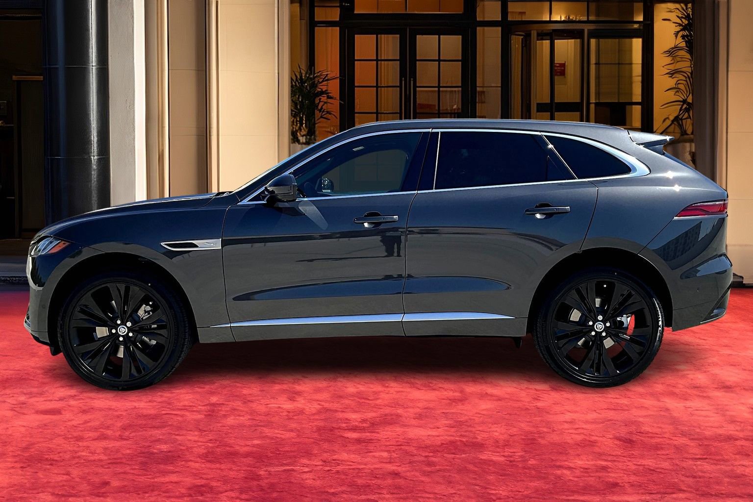 2026 Jaguar F-PACE P250 R-Dynamic S photo 3