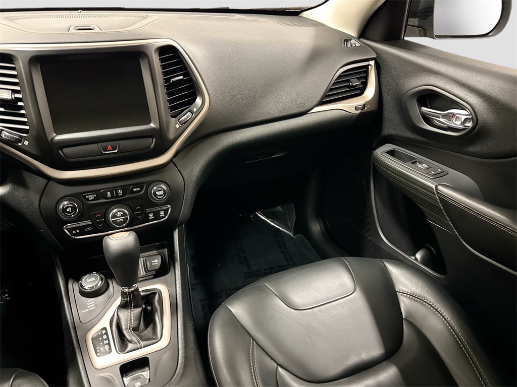 2016 Jeep Cherokee Limited photo 8