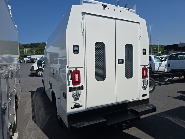 2025 Chevrolet Express 3500 Work Van photo 3