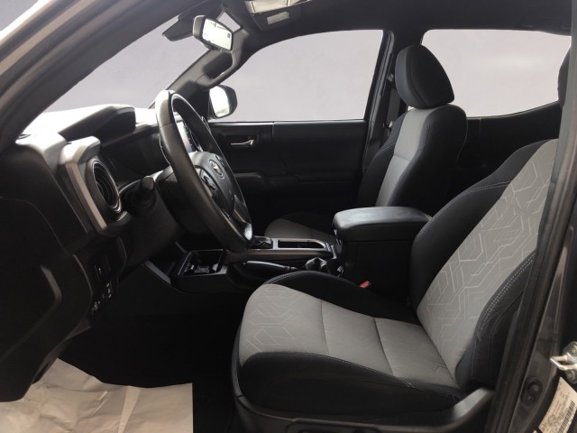 2022 Toyota Tacoma TRD Sport Double Cab V6 photo 8