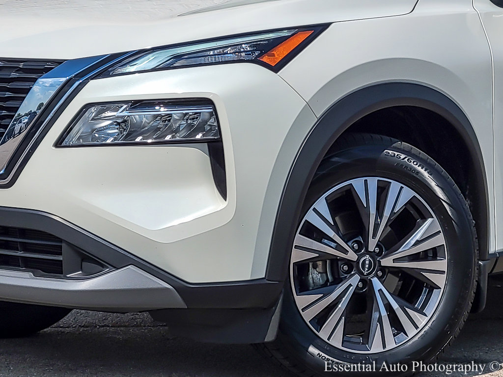 2023 Nissan Rogue SV photo 3