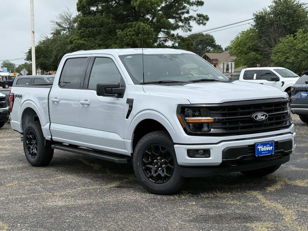 2025 Ford F-150 XLT photo 2