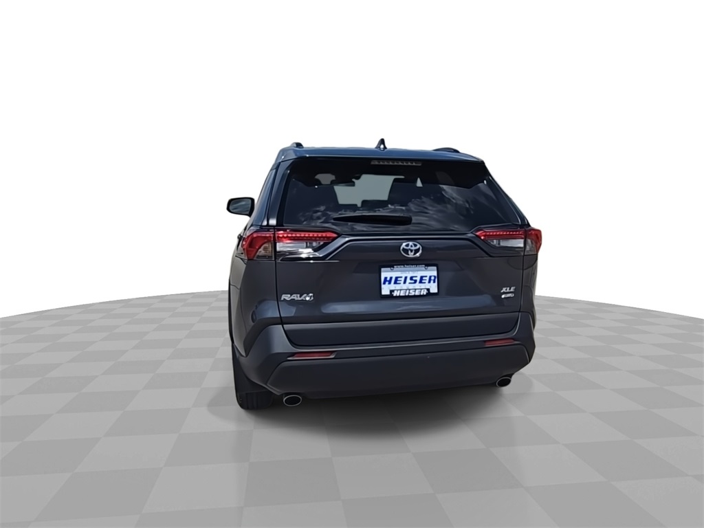 2022 Toyota RAV4 XLE photo 7