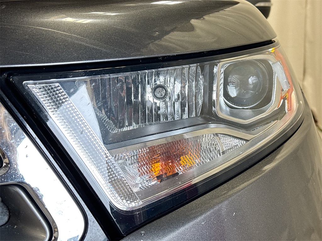 2017 Ford Edge Titanium photo 16