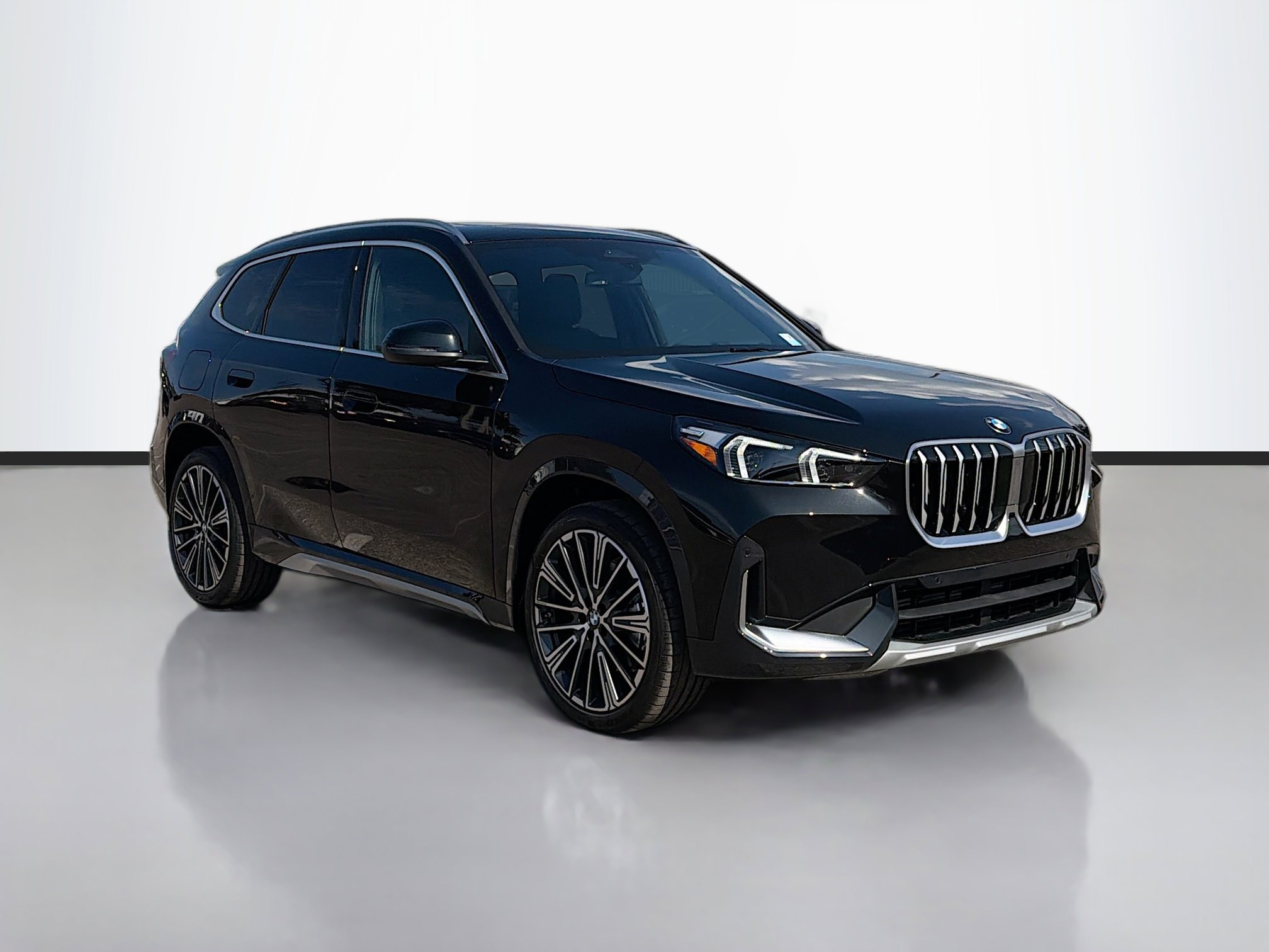 2026 BMW X1 28i's photo