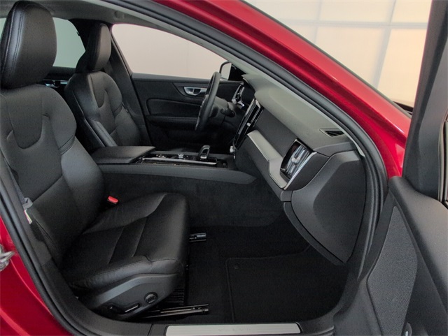 2023 Volvo S60 B5 Core photo 13