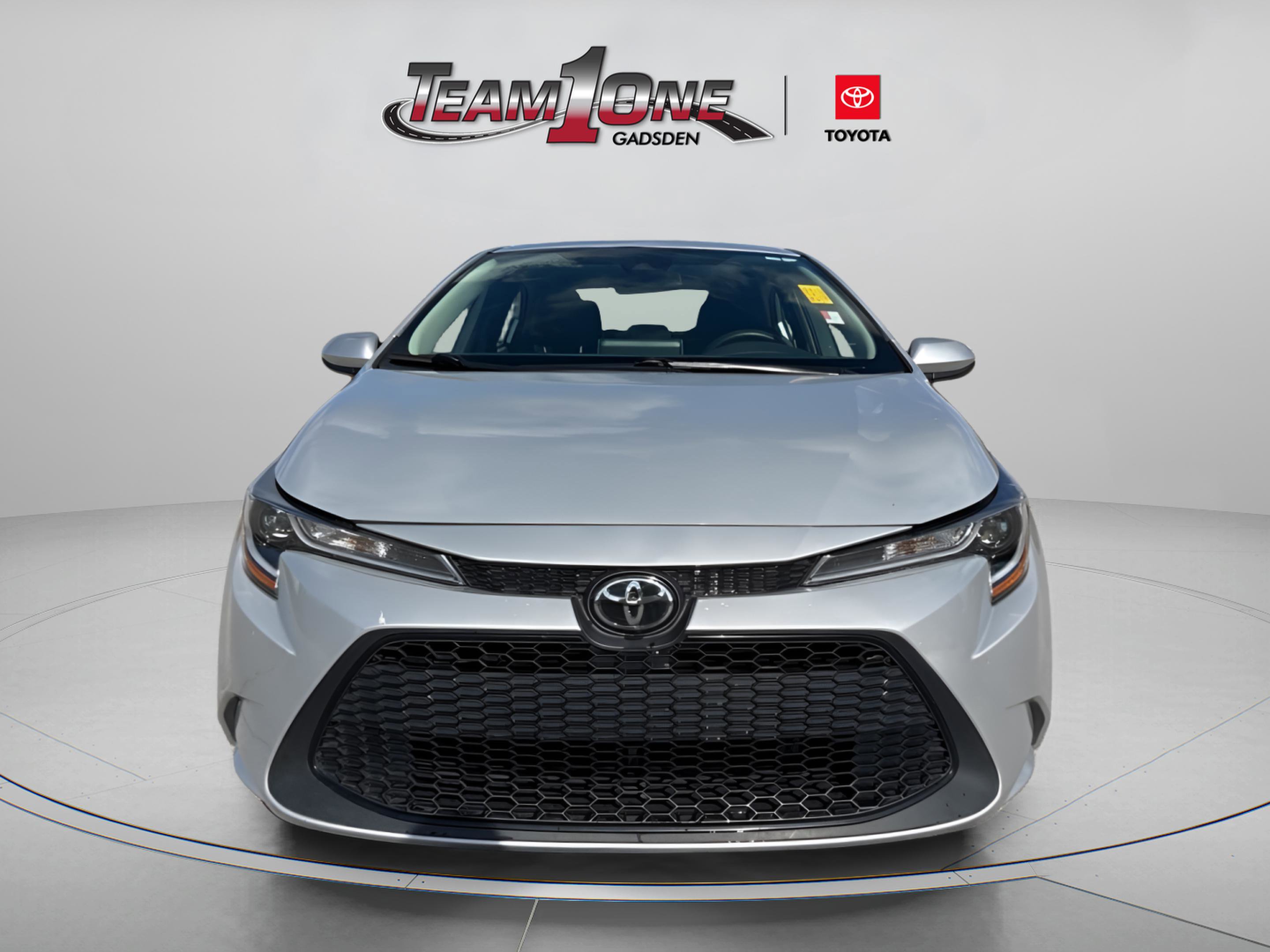 2021 Toyota Corolla LE photo 2