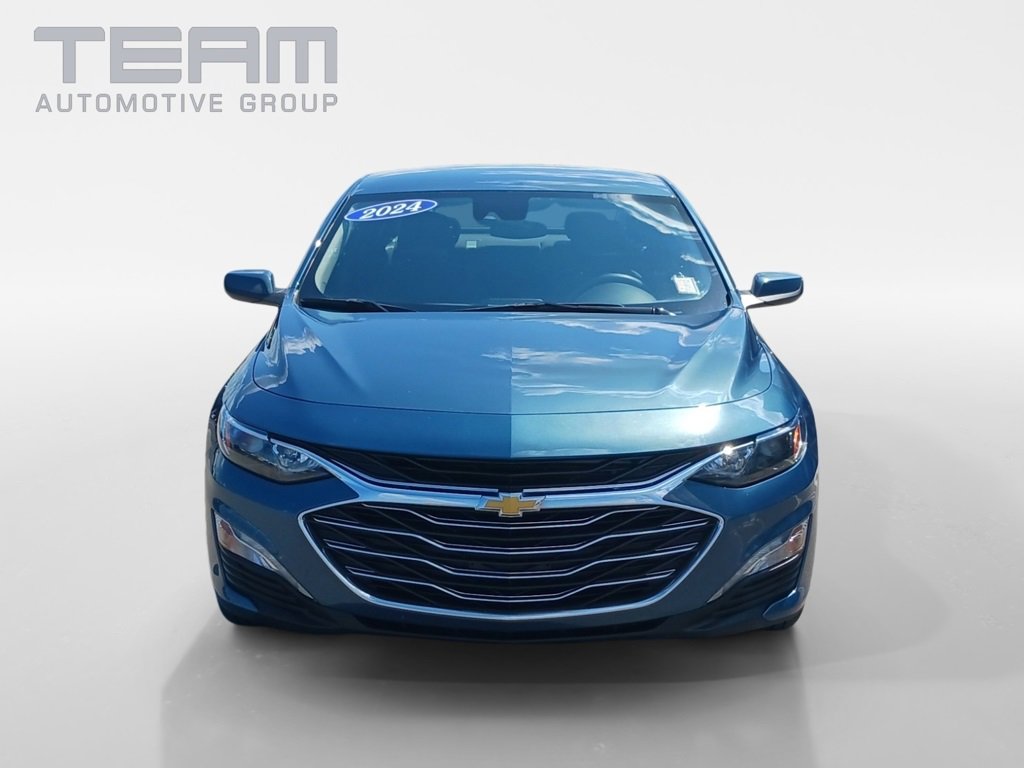2024 Chevrolet Malibu 1LT photo 2