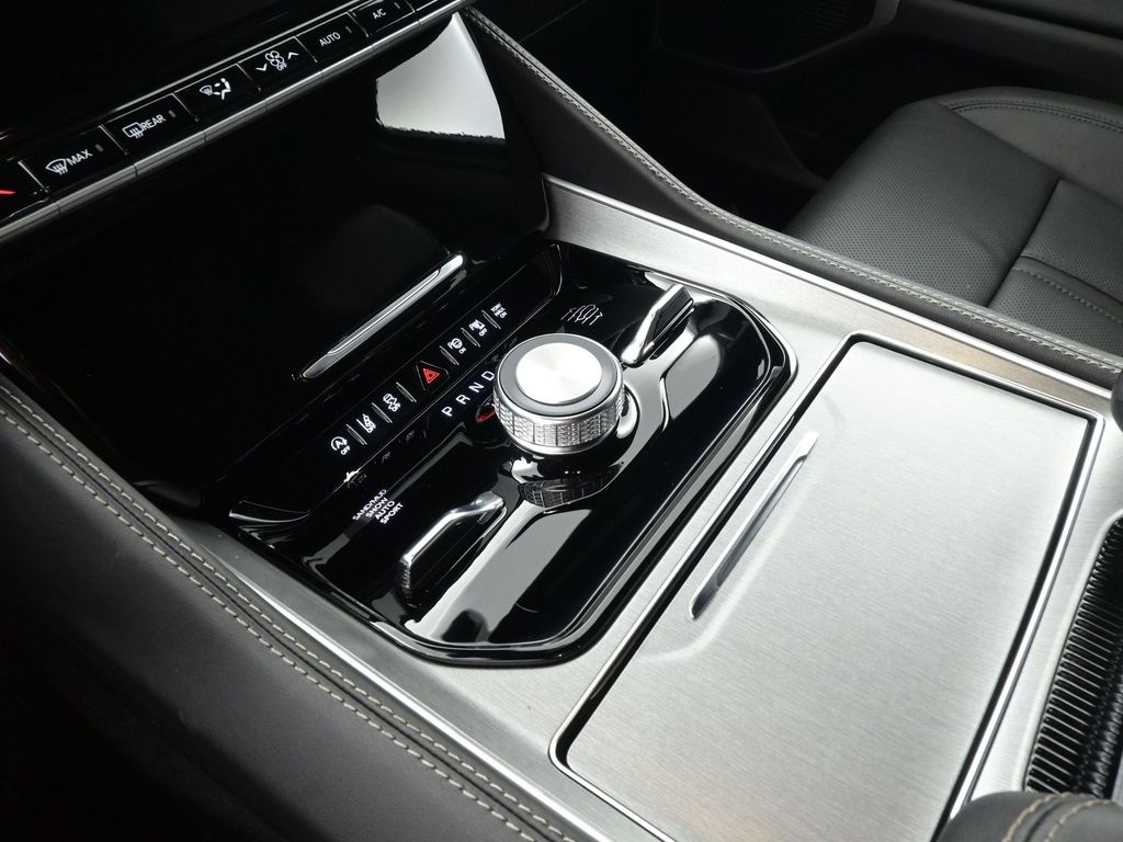 2025 Jeep Wagoneer Series II photo 4