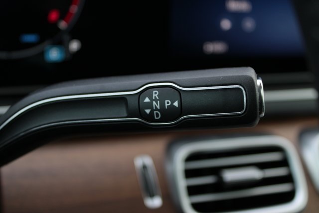2026 Mercedes Benz GLS 450 4MATIC photo 21