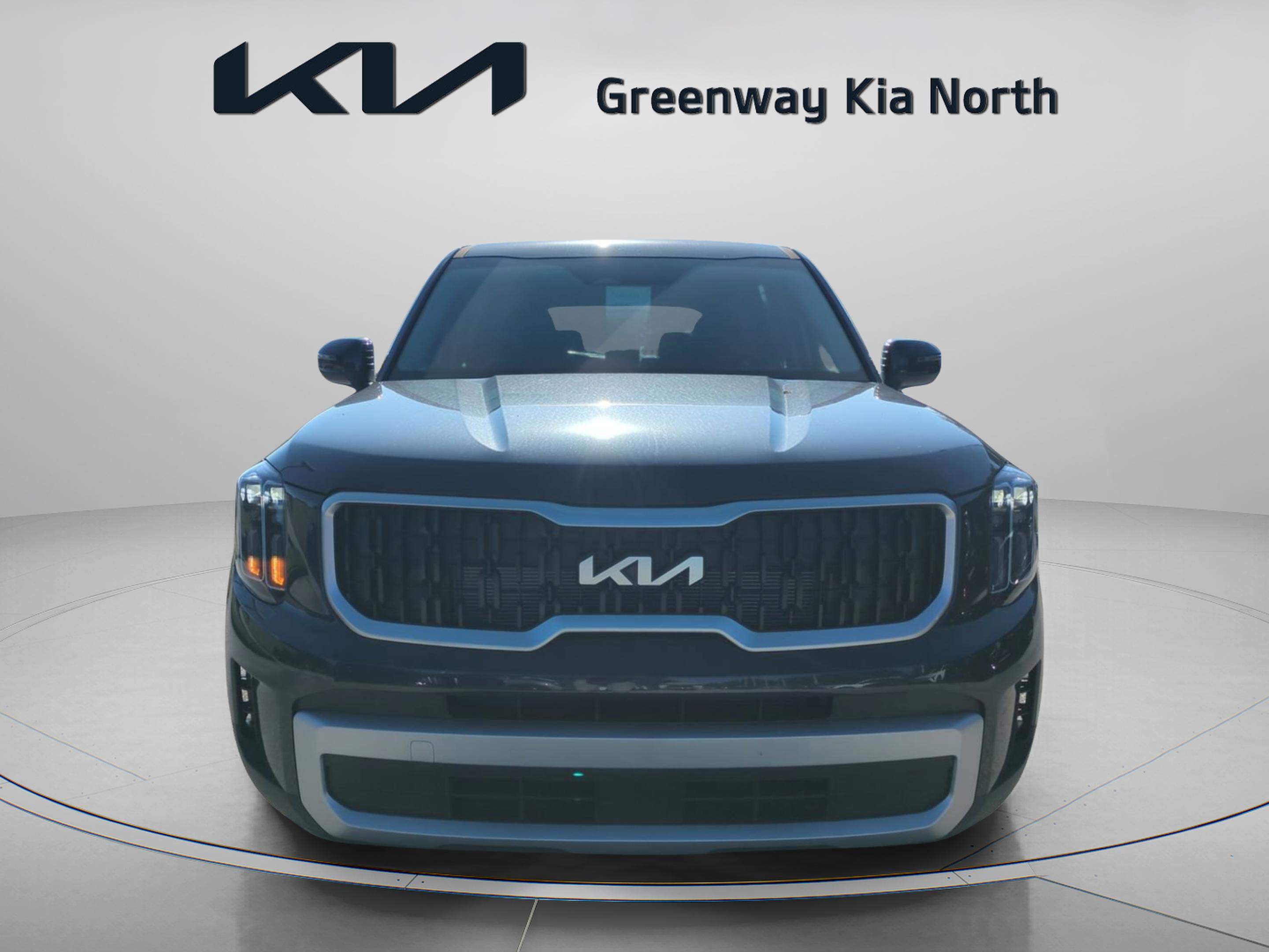 2025 Kia Telluride LX photo 2