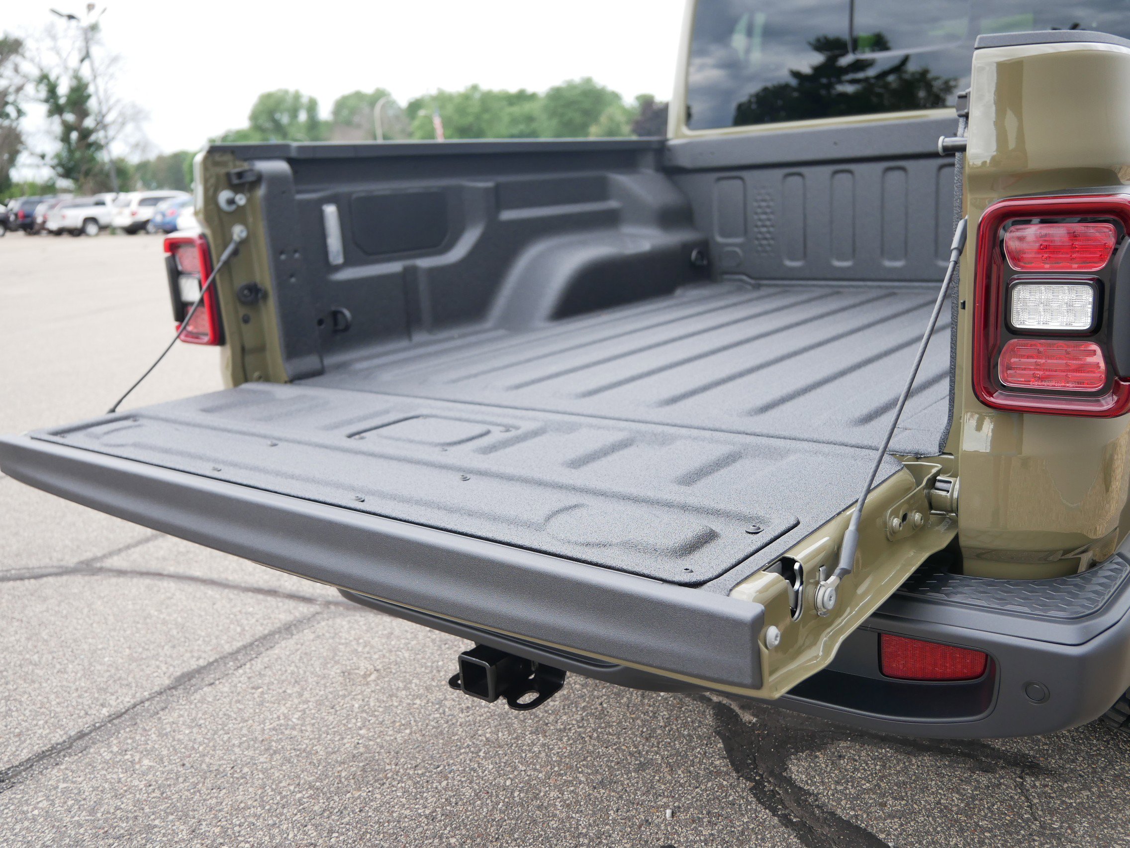 2025 Jeep Gladiator Sport photo 4