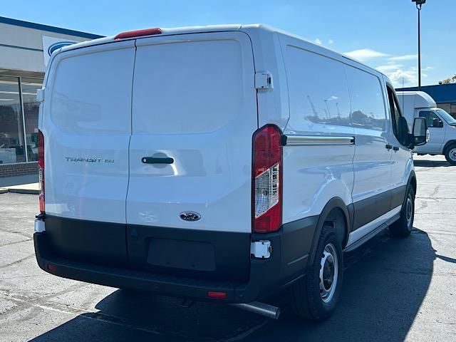 2025 Ford Transit photo 5