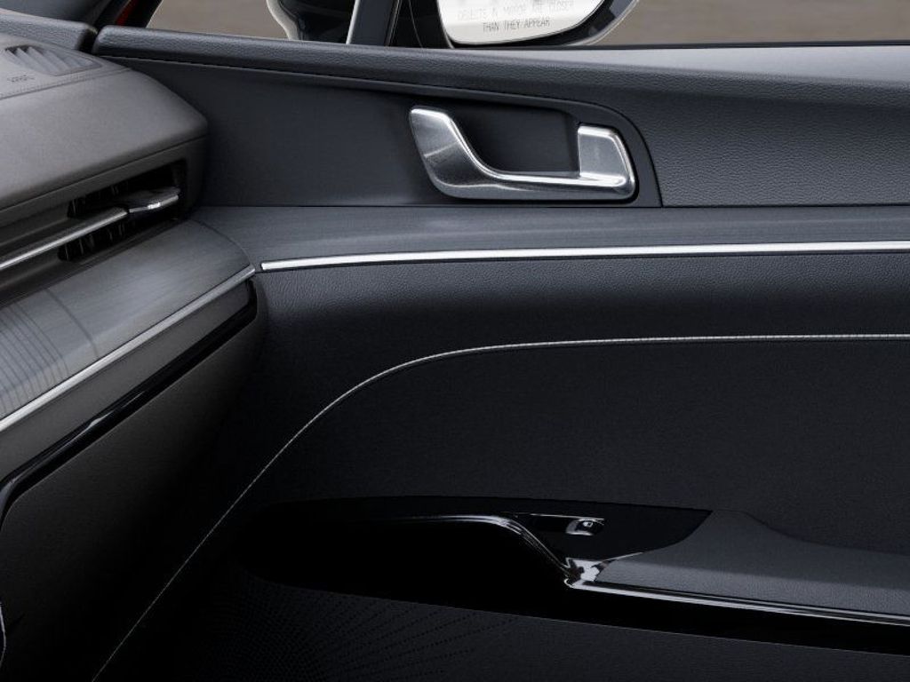 2025 Kia K5 GT-Line photo 24