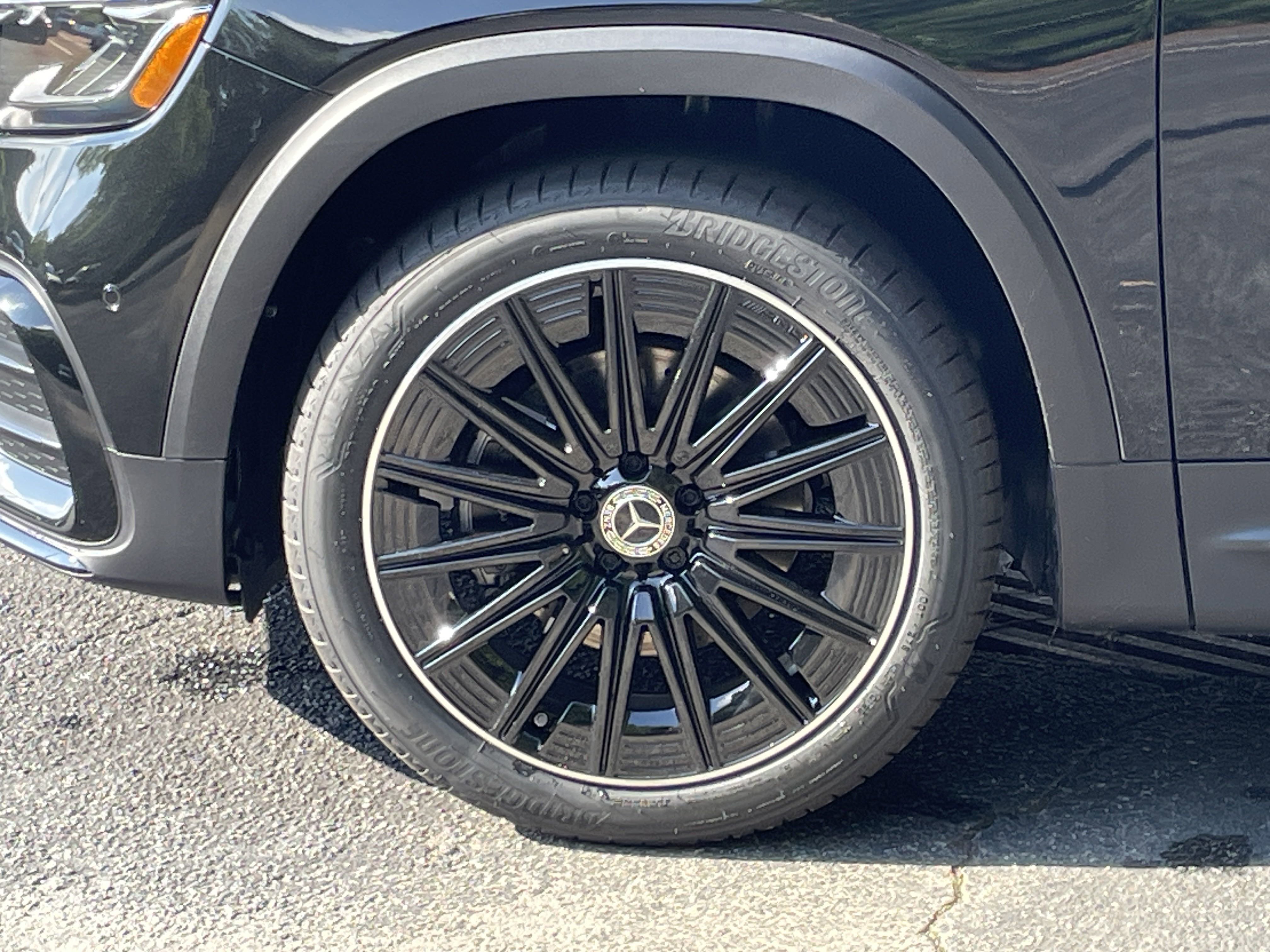 2025 Mercedes Benz GLB 250 photo 3