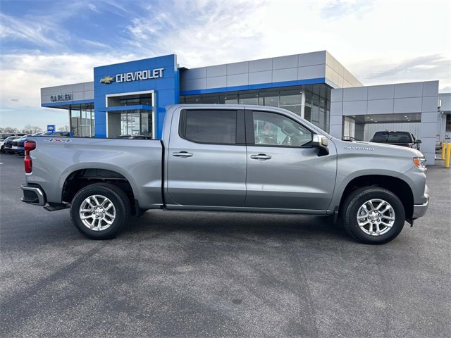 2026 Chevrolet Silverado 1500 LT photo 3